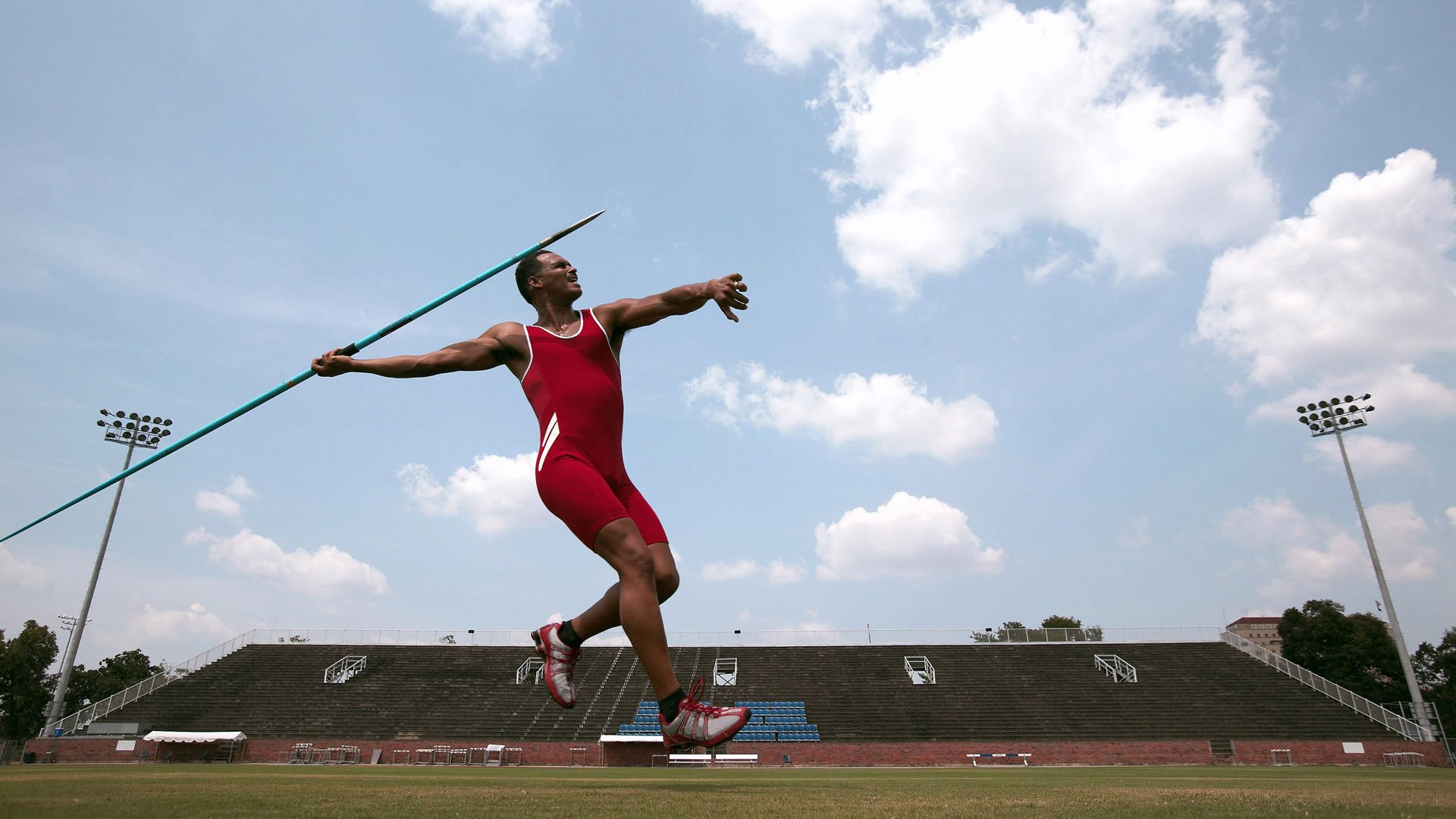 中超裁判职业化试点推动联赛判罚公平性提升，中超将出新裁判制度